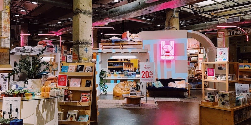 urban-outfitters-store